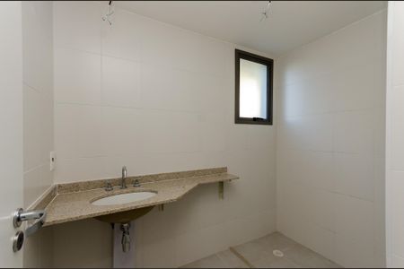 Apartamento para alugar com 242m², 4 quartos e 2 vagas Apartamento para alugar com 242m², 4 quartos e 2 vagasSuíte - Banheiro