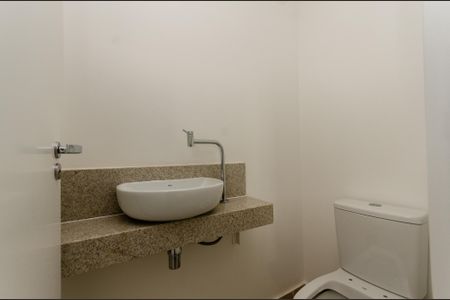 Apartamento para alugar com 242m², 4 quartos e 2 vagas Apartamento para alugar com 242m², 4 quartos e 2 vagasLavabo