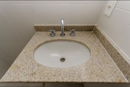 Apartamento para alugar com 242m², 4 quartos e 2 vagas Apartamento para alugar com 242m², 4 quartos e 2 vagasBanheiro 1