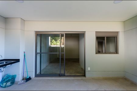 Apartamento para alugar com 242m², 4 quartos e 2 vagas Apartamento para alugar com 242m², 4 quartos e 2 vagasSala - Varanda