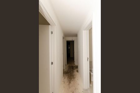 Apartamento à venda com 242m², 4 quartos e 2 vagas Apartamento à venda com 242m², 4 quartos e 2 vagasCorredor