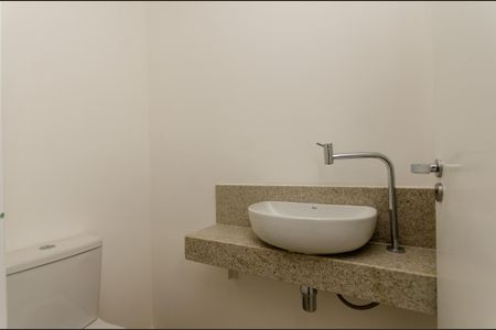 Apartamento à venda com 242m², 4 quartos e 2 vagas Apartamento à venda com 242m², 4 quartos e 2 vagasLavabo