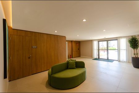 Apartamento à venda com 242m², 4 quartos e 2 vagas Apartamento à venda com 242m², 4 quartos e 2 vagasHall de entrada