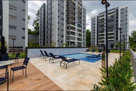 Apartamento à venda com 242m², 4 quartos e 2 vagas Apartamento à venda com 242m², 4 quartos e 2 vagasÁrea comum - Piscina 2