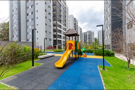 Apartamento à venda com 242m², 4 quartos e 2 vagas Apartamento à venda com 242m², 4 quartos e 2 vagasÁrea comum - Playground