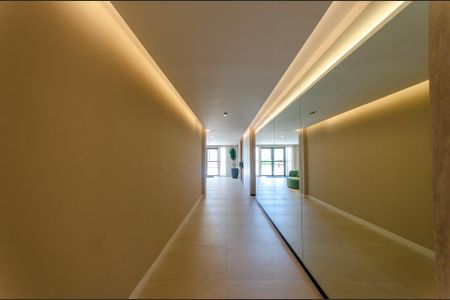 Apartamento à venda com 242m², 4 quartos e 2 vagas Apartamento à venda com 242m², 4 quartos e 2 vagasHall de entrada