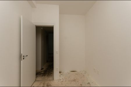 Apartamento à venda com 242m², 4 quartos e 2 vagas Apartamento à venda com 242m², 4 quartos e 2 vagasQuarto 2