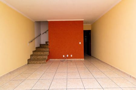 Casa de condomínio para alugar com 155m², 3 quartos e 2 vagas Casa de condomínio para alugar com 155m², 3 quartos e 2 vagasSala