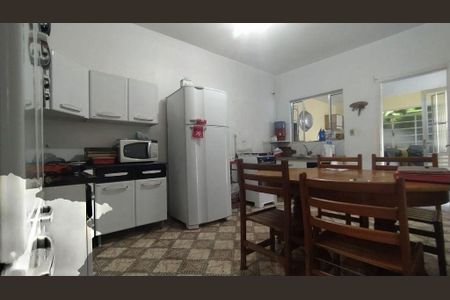 Casa à venda com 250m², 4 quartos e 4 vagas
