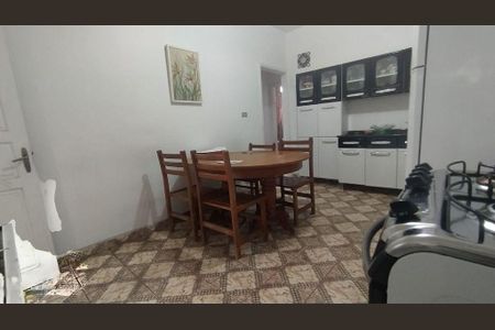 Casa à venda com 250m², 4 quartos e 4 vagas