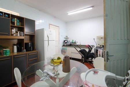 Casa à venda com 86m², 2 quartos e 2 vagas Casa à venda com 86m², 2 quartos e 2 vagasCozinha