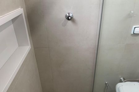 Apartamento para alugar com 100m², 2 quartos e 1 vaga Apartamento para alugar com 100m², 2 quartos e 1 vagaBanheiro da Suíte