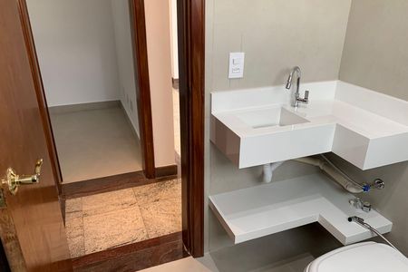 Apartamento para alugar com 100m², 2 quartos e 1 vaga Apartamento para alugar com 100m², 2 quartos e 1 vagaBanheiro