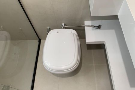 Apartamento para alugar com 100m², 2 quartos e 1 vaga Apartamento para alugar com 100m², 2 quartos e 1 vagaBanheiro da Suíte