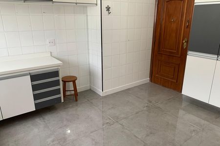 Apartamento para alugar com 100m², 2 quartos e 1 vaga Apartamento para alugar com 100m², 2 quartos e 1 vagaCozinha