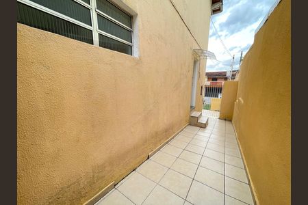 Casa para alugar com 100m², 2 quartos e 1 vagaQuintal