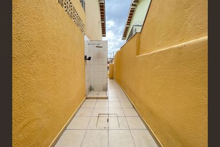 Casa para alugar com 100m², 2 quartos e 1 vagaQuintal