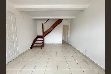 Sala de casa para alugar com 2 quartos, 100m² em Vila Butantã, São Paulo