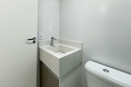 Apartamento à venda com 53m², 2 quartos e 1 vaga Apartamento à venda com 53m², 2 quartos e 1 vagaBanheiro Social