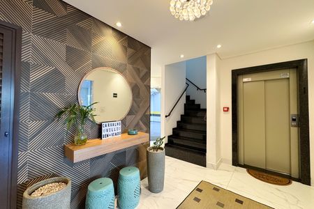 Apartamento à venda com 53m², 2 quartos e 1 vaga Apartamento à venda com 53m², 2 quartos e 1 vagaHall