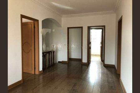 Casa para alugar com 500m², 4 quartos e 6 vagas