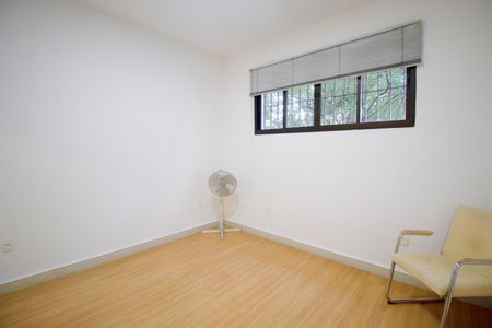 Quarto de casa para alugar com 3 quartos, 160m² em Pinheiros, São Paulo