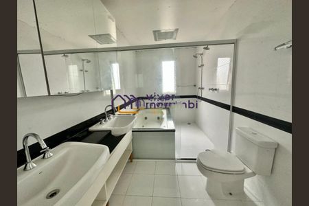 Apartamento para alugar com 211m², 3 quartos e 3 vagas
