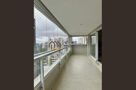 Apartamento para alugar com 211m², 3 quartos e 3 vagas