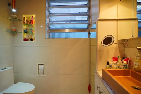 Casa à venda com 300m², 3 quartos e 6 vagasBanheiro  suíte 