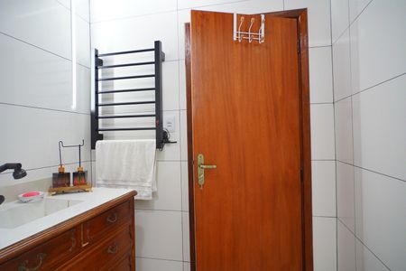 Casa à venda com 300m², 3 quartos e 6 vagasBanheiro 