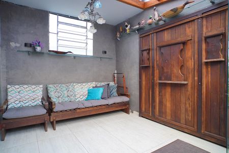 Casa à venda com 300m², 3 quartos e 6 vagasPátio 