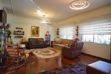 Sala de casa à venda com 3 quartos, 300m² em Cristo Redentor, Porto Alegre