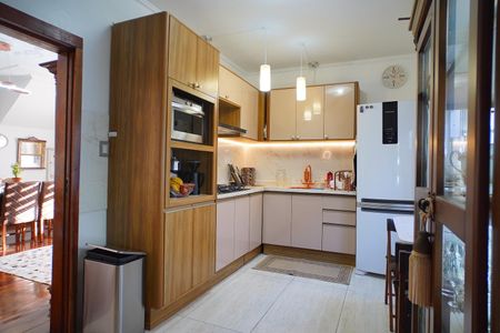 Casa à venda com 300m², 3 quartos e 6 vagasCozinha 