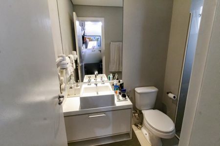 Apartamento à venda com 87m², 2 quartos e 1 vaga Apartamento à venda com 87m², 2 quartos e 1 vagaBanheiro da Suíte 2