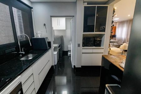 Apartamento à venda com 87m², 2 quartos e 1 vaga Apartamento à venda com 87m², 2 quartos e 1 vagaCozinha - Armários