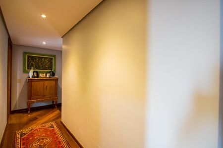Apartamento à venda com 183m², 3 quartos e 3 vagas Apartamento à venda com 183m², 3 quartos e 3 vagasCorredor