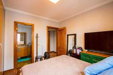 Apartamento à venda com 183m², 3 quartos e 3 vagas Apartamento à venda com 183m², 3 quartos e 3 vagasQuarto 2 - Suíte