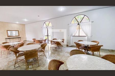 Apartamento à venda com 183m², 3 quartos e 3 vagas Apartamento à venda com 183m², 3 quartos e 3 vagasÁrea comum - Salão de festas