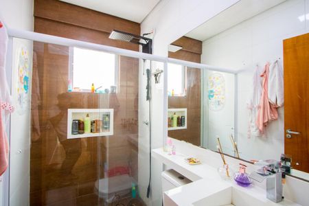 Apartamento à venda com 84m², 2 quartos e 1 vaga Apartamento à venda com 84m², 2 quartos e 1 vagaBanheiro