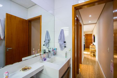 Apartamento à venda com 84m², 2 quartos e 1 vaga Apartamento à venda com 84m², 2 quartos e 1 vagaBanheiro