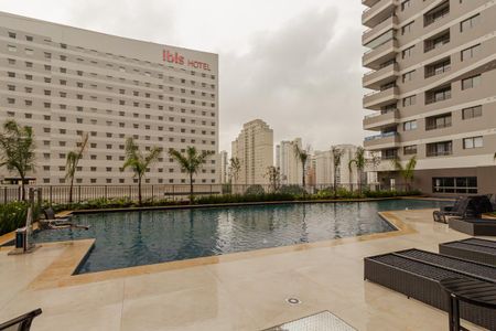 Studio para alugar com 27m², 1 quarto e sem vaga Studio para alugar com 27m², 1 quarto e sem vagaÁrea comum - Piscina