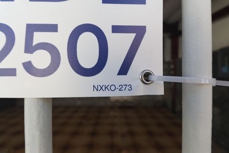Casa à venda com 100m², 2 quartos e 2 vagasPlaquinha 