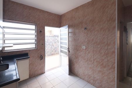 Casa à venda com 100m², 2 quartos e 2 vagasCozinha