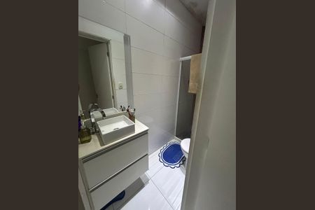 Casa à venda com 120m², 3 quartos e 1 vaga Casa à venda com 120m², 3 quartos e 1 vagaBanheiro