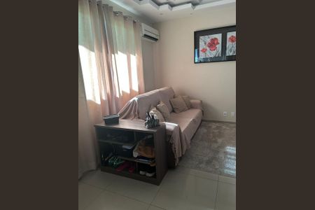 Casa à venda com 120m², 3 quartos e 1 vaga Casa à venda com 120m², 3 quartos e 1 vagaSala