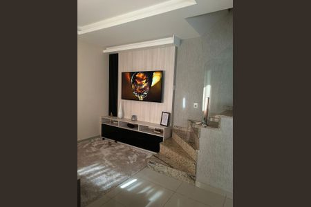 Casa à venda com 120m², 3 quartos e 1 vaga Casa à venda com 120m², 3 quartos e 1 vagaSala