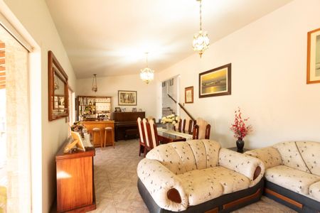 Casa para alugar com 200m², 5 quartos e 5 vagasSala 