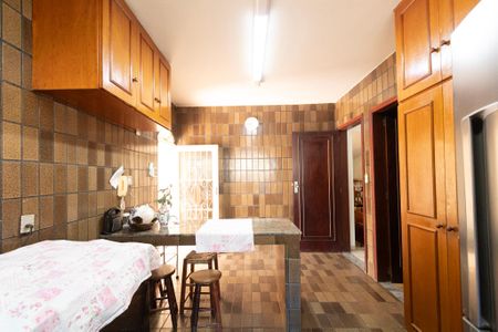 Casa para alugar com 200m², 5 quartos e 5 vagasCozinha 