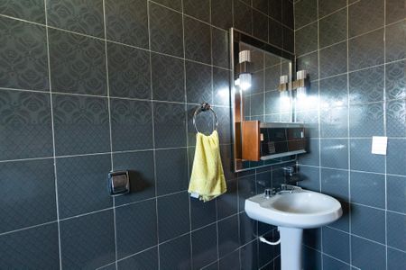 Casa para alugar com 200m², 5 quartos e 5 vagasBanheiro Social 