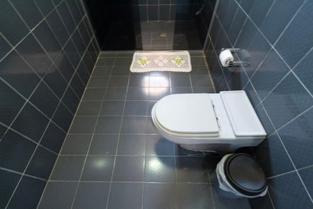 Casa para alugar com 200m², 5 quartos e 5 vagasBanheiro Social 